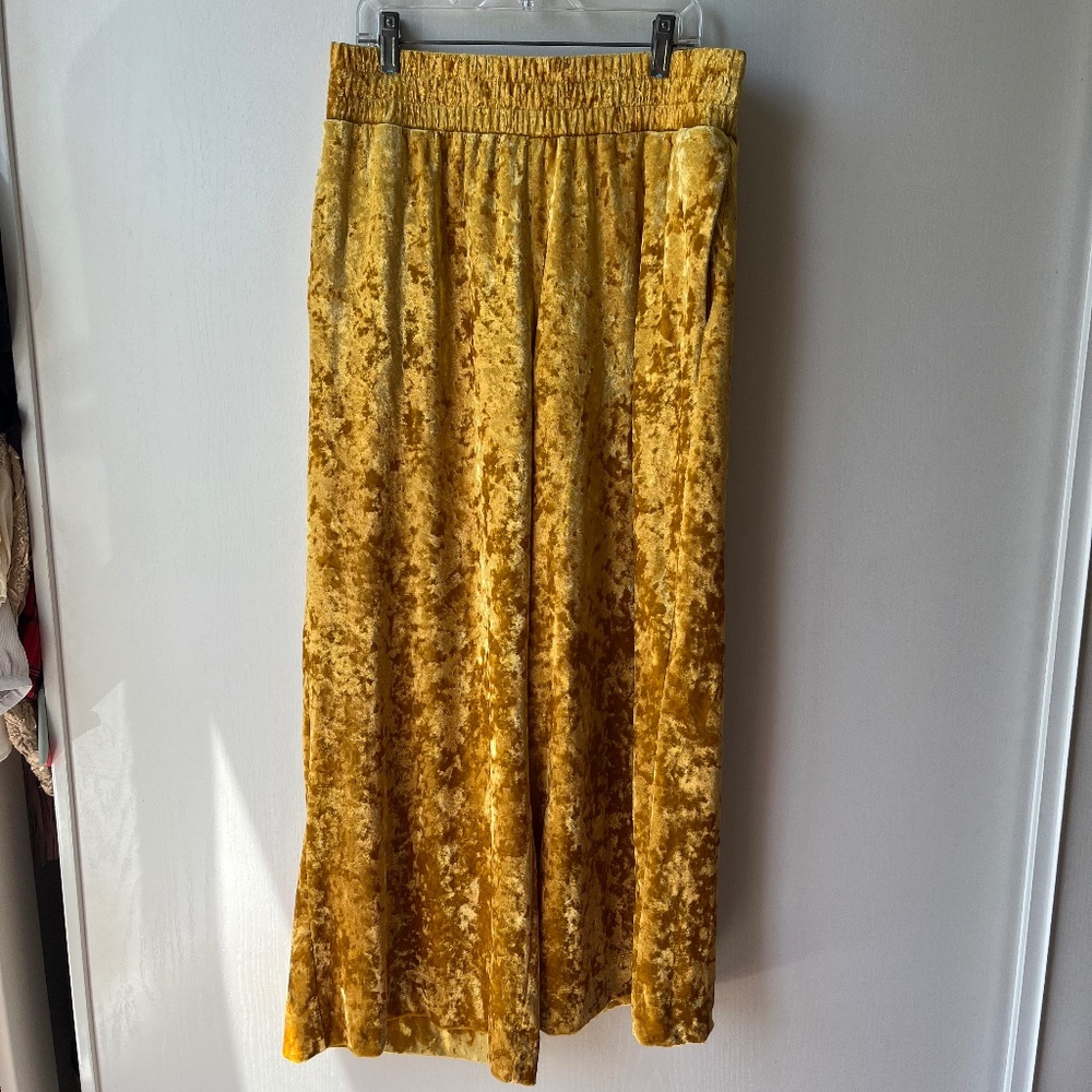 Golden Yellow Velvet Cropped Pants, a new day, Size M